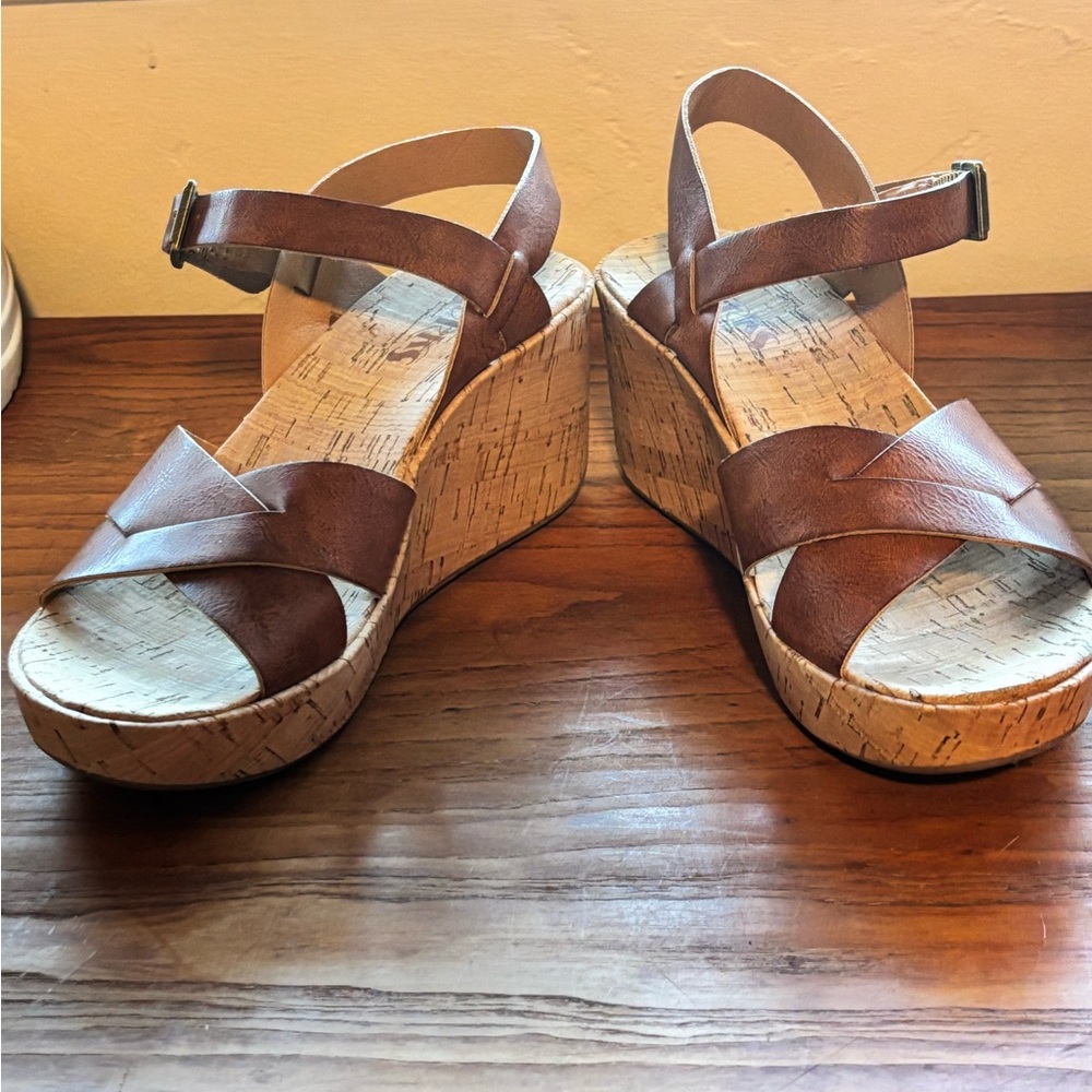 Brown Strappy Wedge Korks Sandals cork